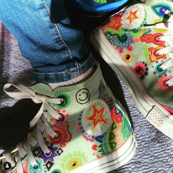 Converse with hand-drawn design - Picture 1 of 8